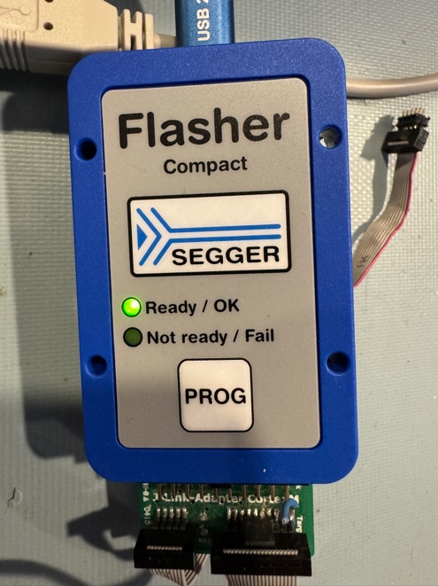 SEGGER Flasher Compact with Ready/OK LED illuminated during ControlLED app execution
